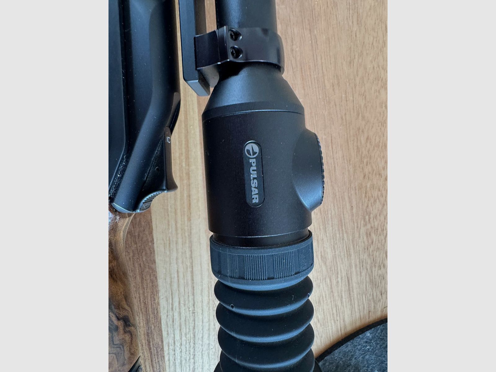 Pulsar Thermion 2 LRF XL60 thermal imaging riflescope with laser rangefinder – excellent condition
