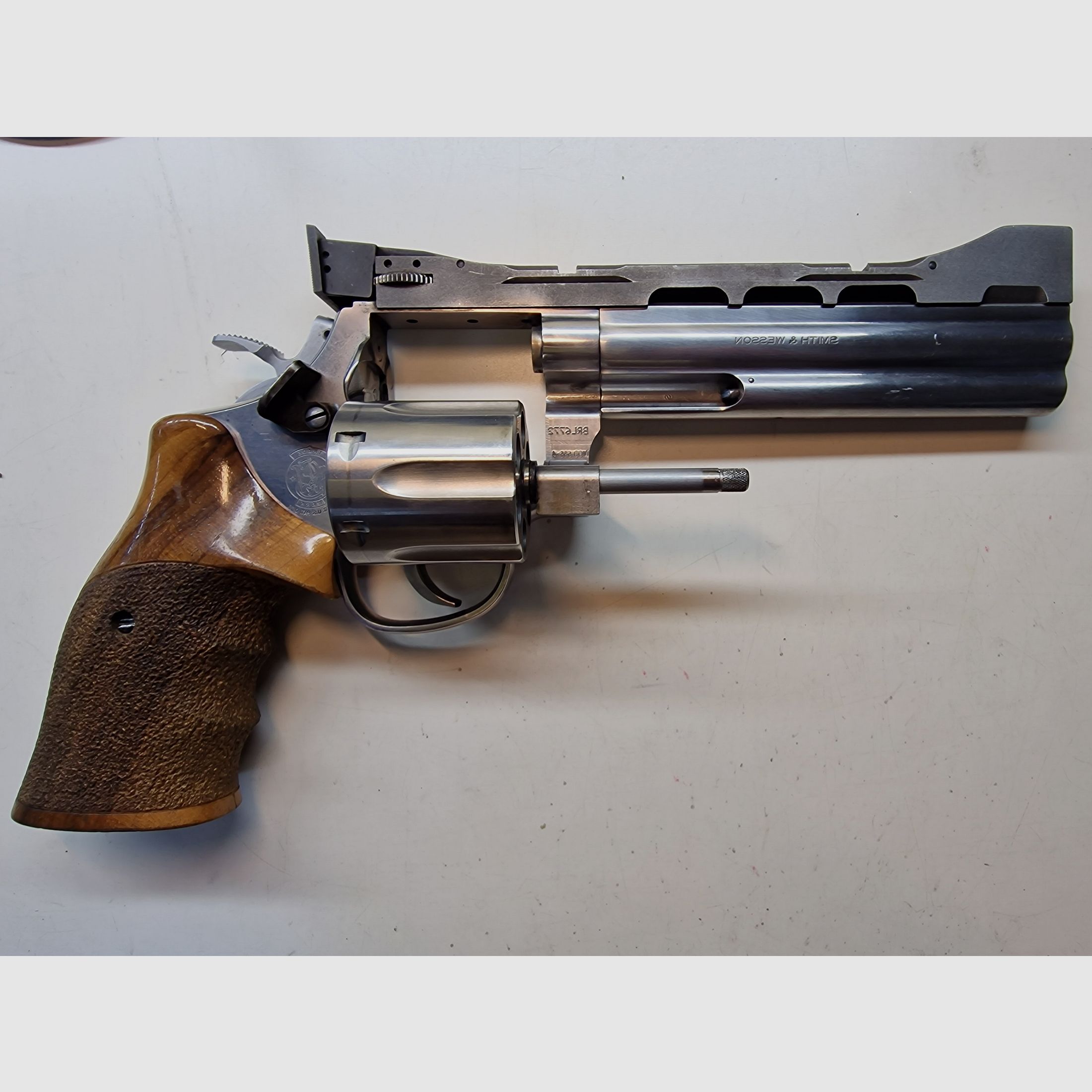 Smith & Wesson Mod. 686 PPC - .357 Mag. – 4 posiciones de mira Wichita & empuñadura Nill, BDS, BDMP, multidistancia, PPC1500 – doble acción, imagen 1 de 3