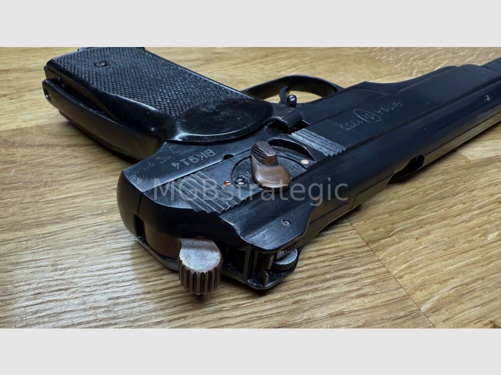 Stetschkin APS - halbautom. Pistole 9mm Makarov mit Schaft