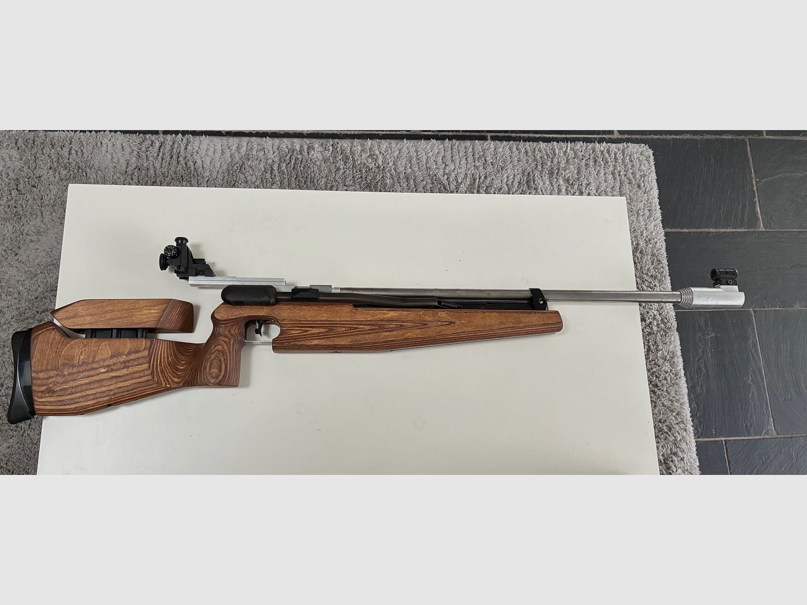 Feinwerkbau Modell 600 karabinek pneumatyczny z spadku