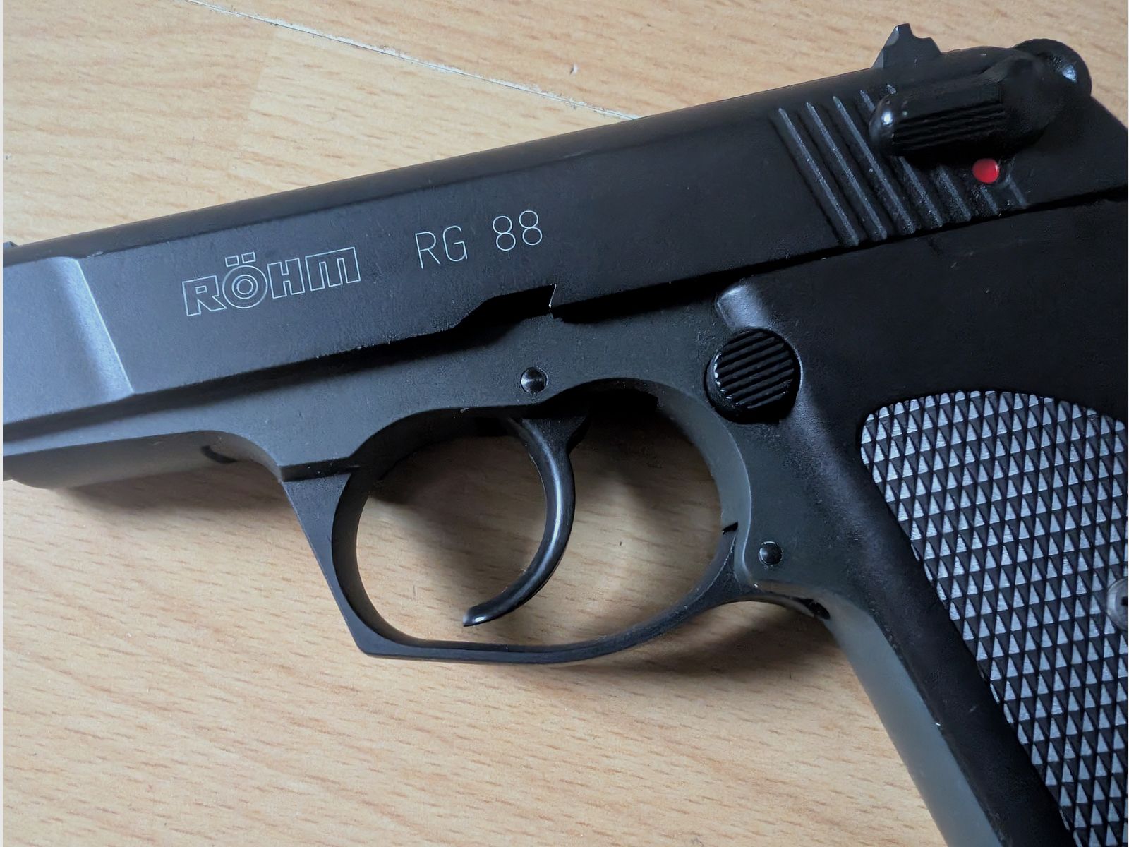 Röhm RG 88 Schreckschusspistole 9 mm P.A.K. / Frei ab 18 Jahren