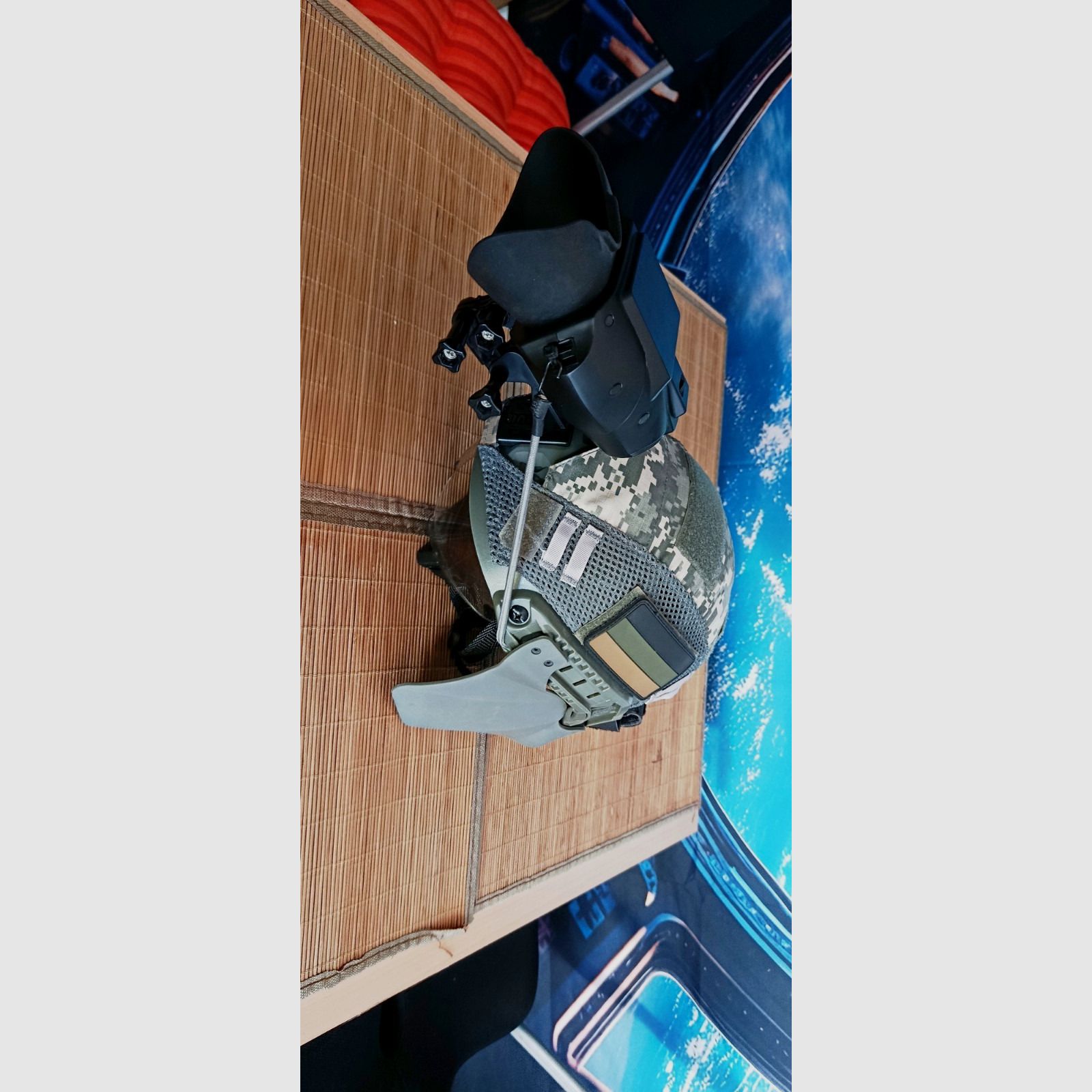 Bresser NV Binokular Nachtsichtgerät mit Bump Helm - vers. DE-Versand inkl.