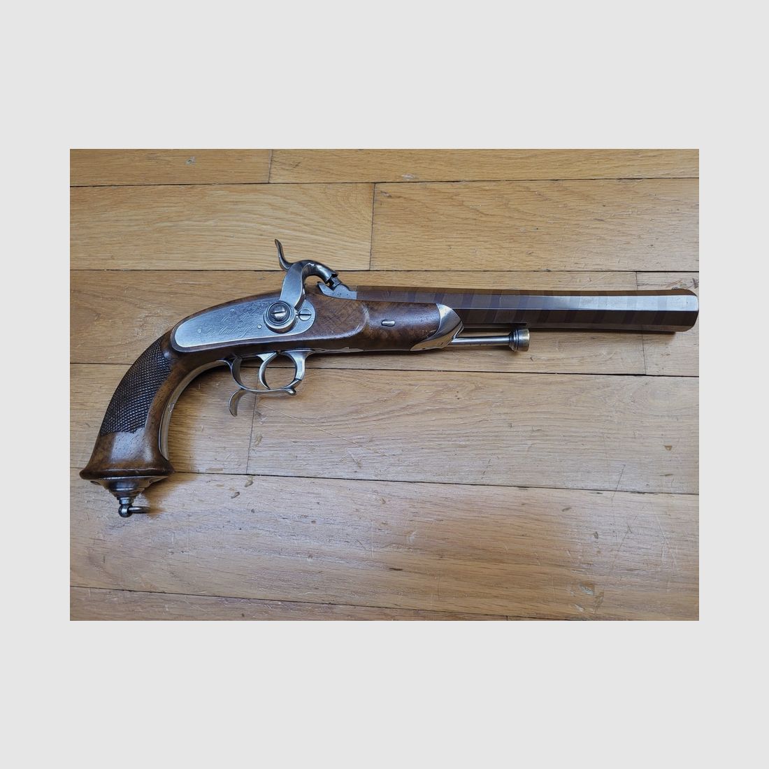 Wunderschöner Kavallerieoffizierspistole 1833 – 1. Typ – Königliche Manufaktur von Maubeuge – Hervorragender Lauf aus gewelltem Stahl 48 "Haare" – Noch 99% Originalbrünierung – Sehr guter Zustand++, Bild 2 von 29