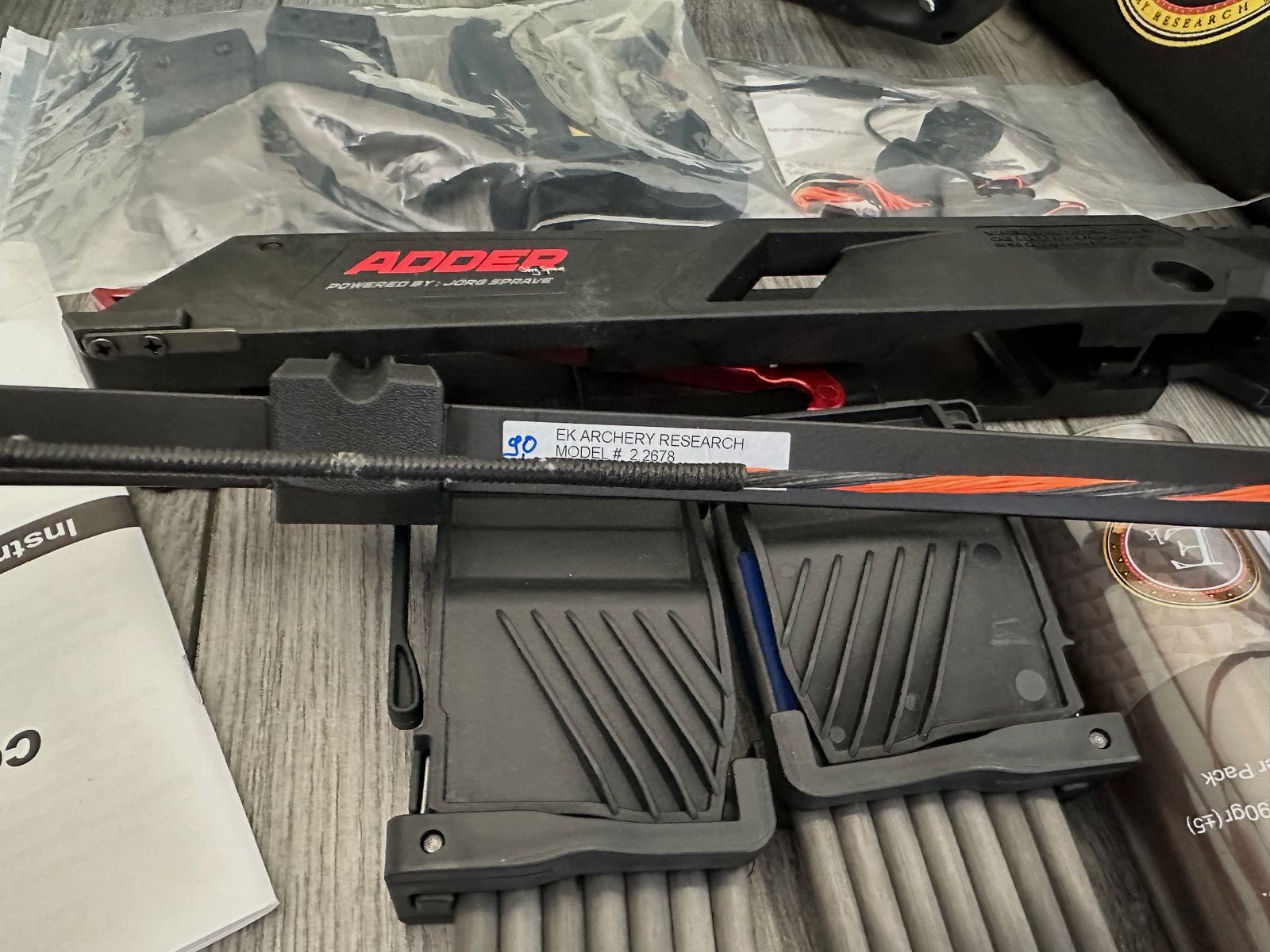 EK Archery Armbrust Adder mit viel Zubehör 
