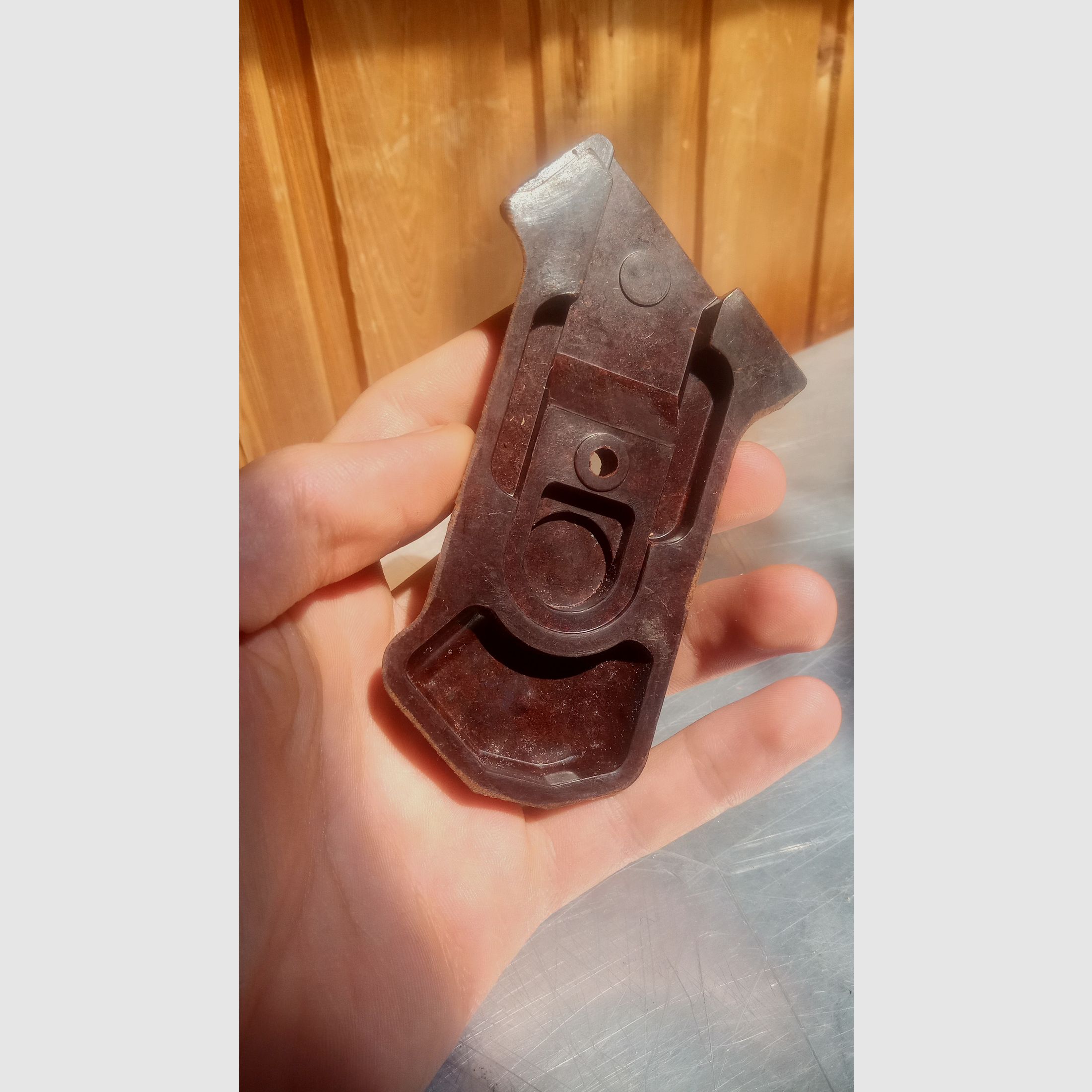 Original AK47 Type 1 Griff aus Bakelit zusammengehörige Griffschalen