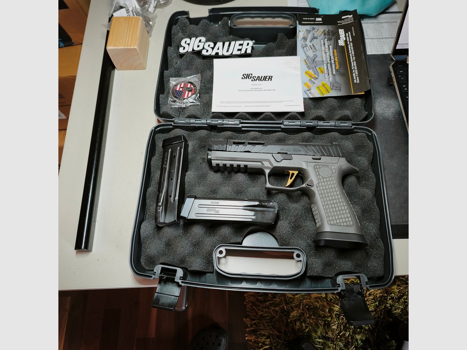 Sig Sauer P320 Spectre COMP pistool met rode stip Romeo