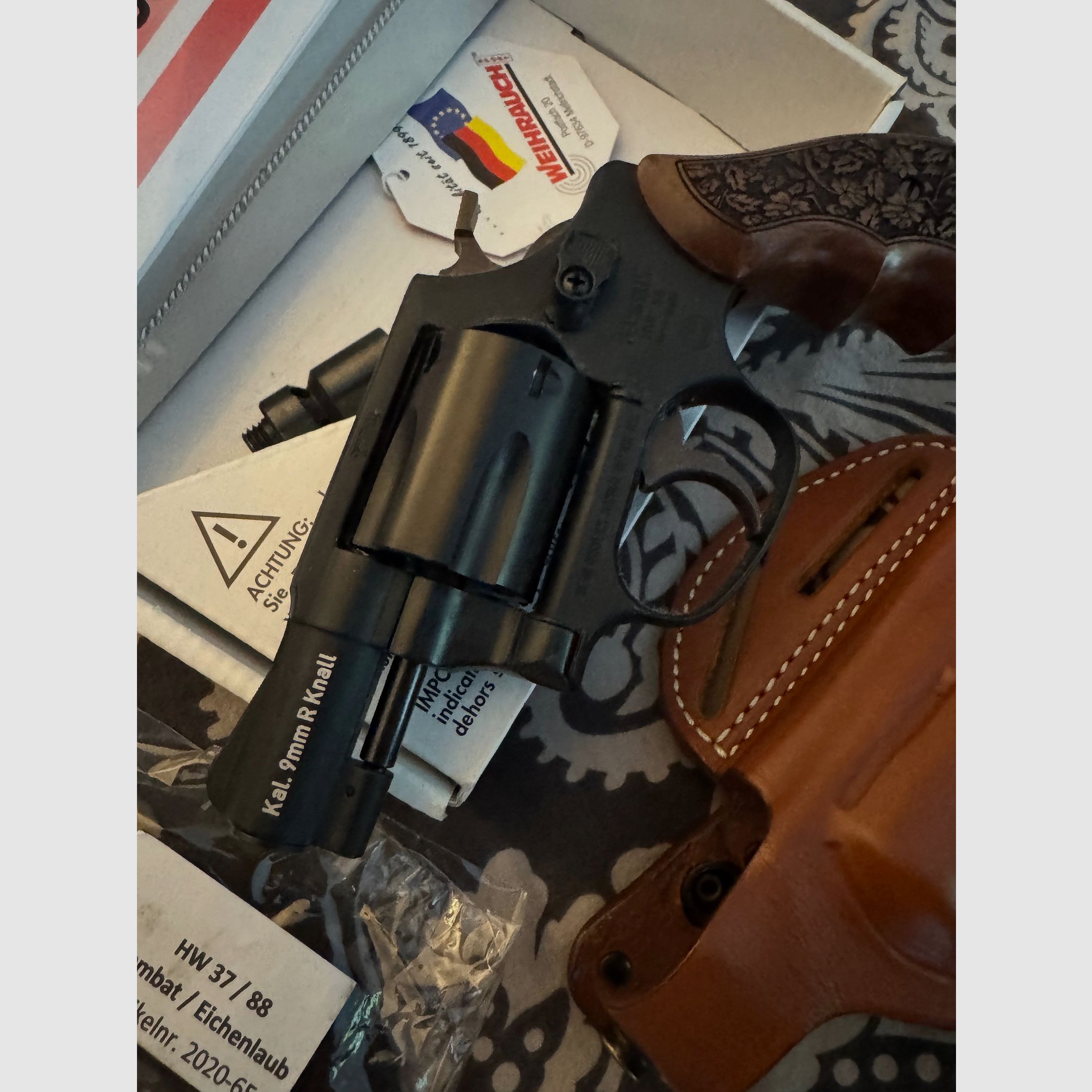 Arminius HW 88 Super Airwaight Like New + Holster Accessories