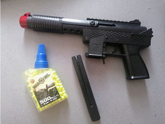 Pistola Mitragliatrice M2030 