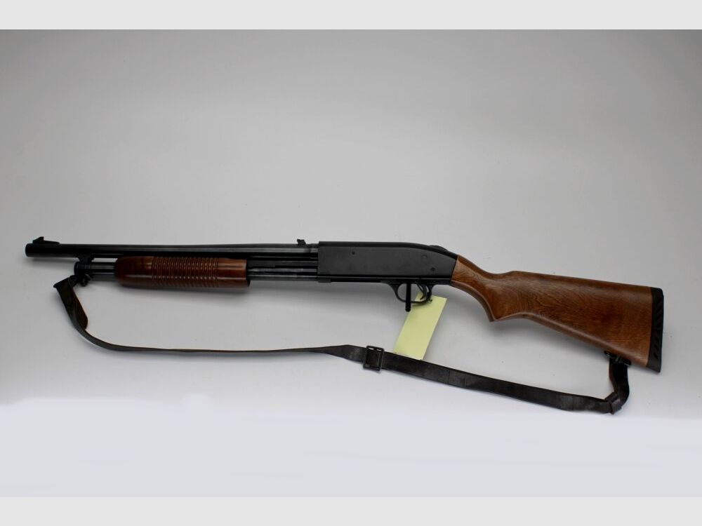 Fucile a ripetizione con calcio anteriore Mossberg 500A Slugster 12/76