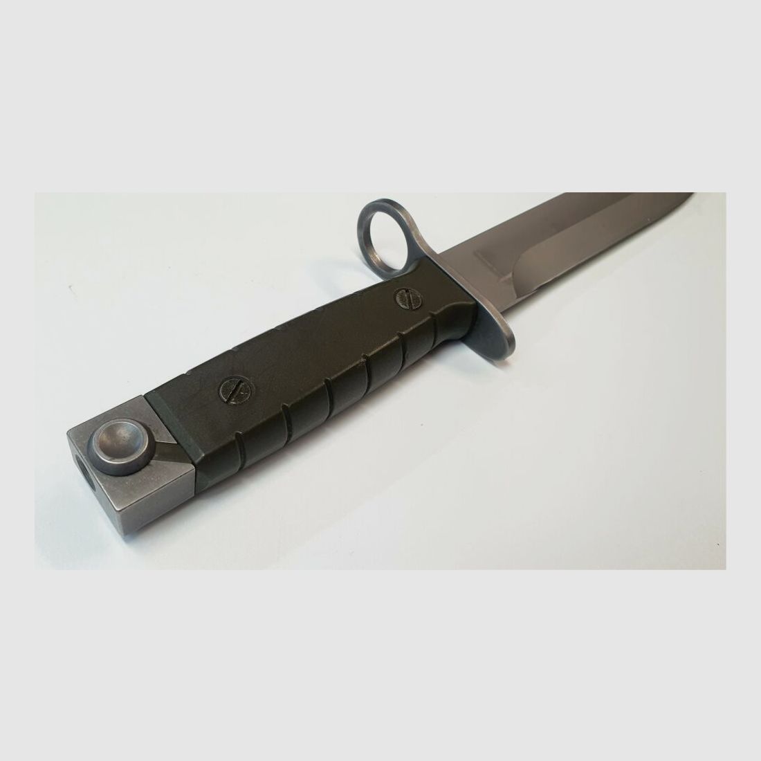 Swiss ordinance bayonet, SIG PE90/Stgw 90 with belt hook, image 3 of 5