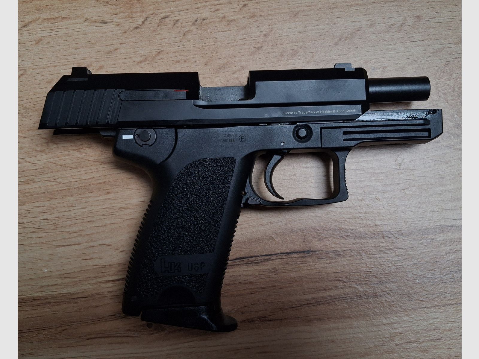 Airsoft HK USP Compact GBB