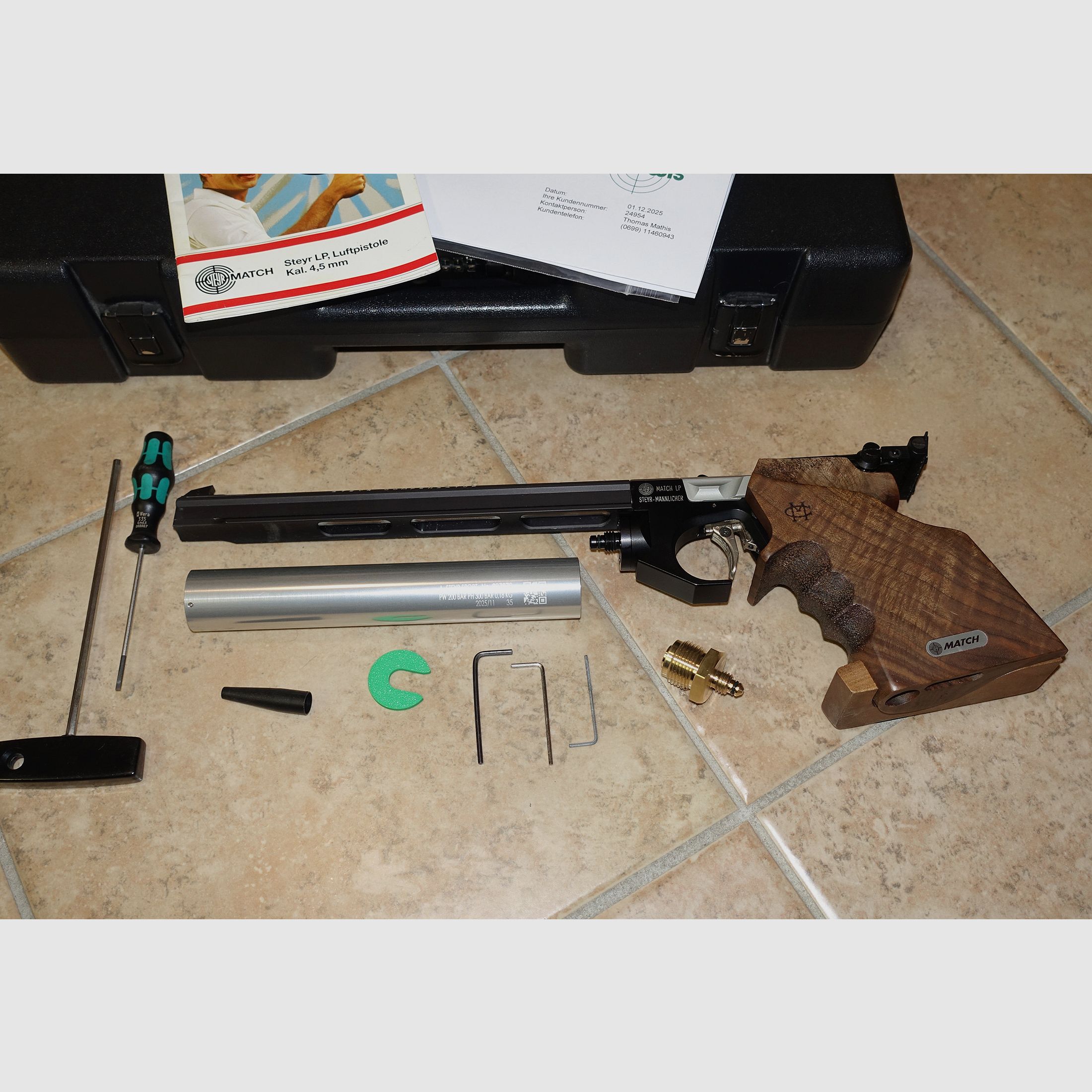 Steyr LP compressed air match pistol with new cartridge + accessories