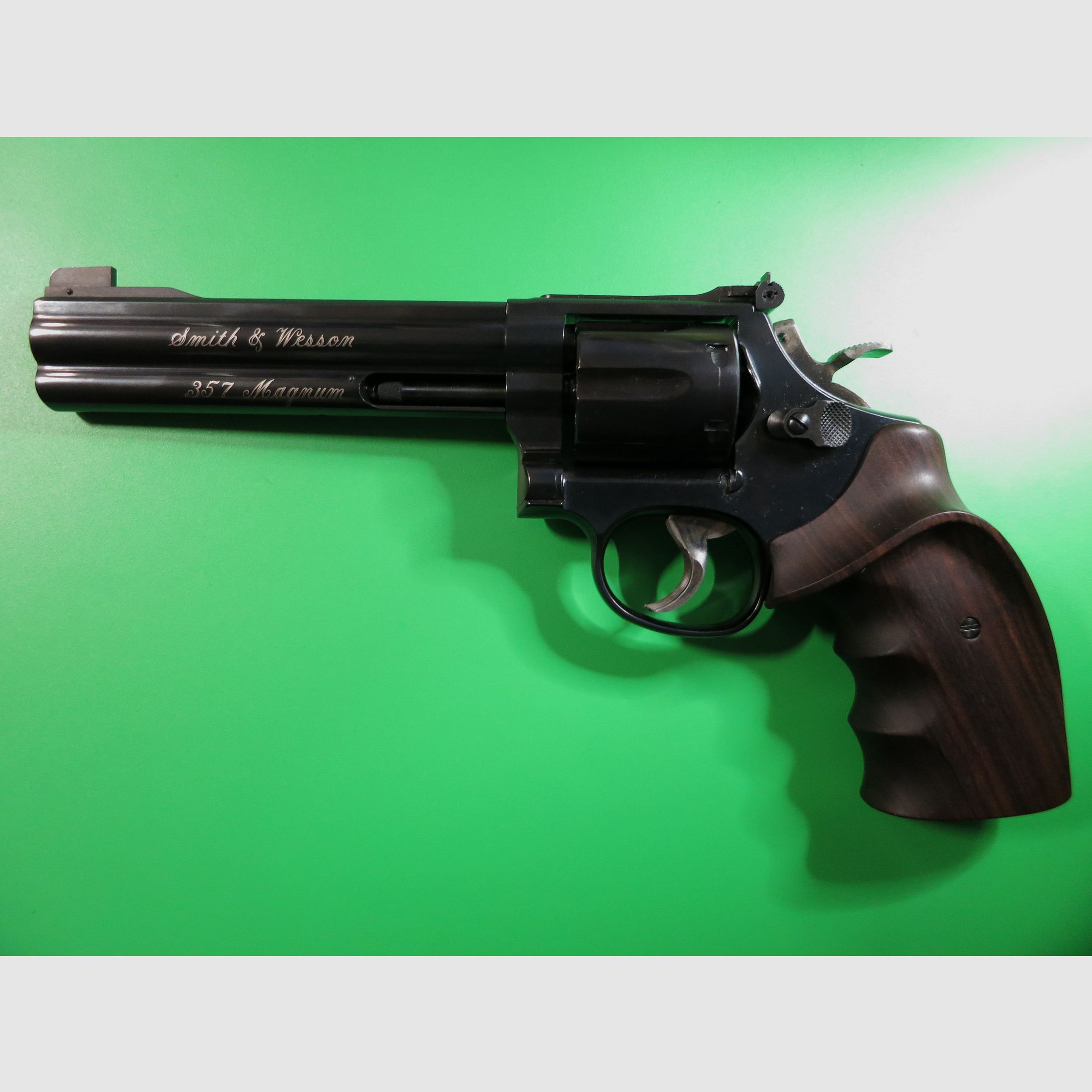 Revolver SMITH & WESSON Model 586-4, Target Champion 6", Cal. 38/357 Mag, Royal Blue #97