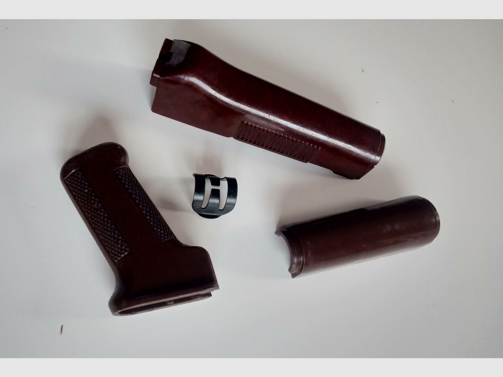 Original DDR Handschutz + Pistolengriff / NVA Bakelit und Plaste // MPi-74 / MPi-K / AKM / AK