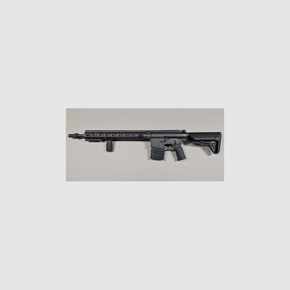 DAR-10 SPR, Kaliber .308 Win., 18"-Lauf, WPNTEC Mimir-Matchabzug, Cerakote "H112-Cobalt"