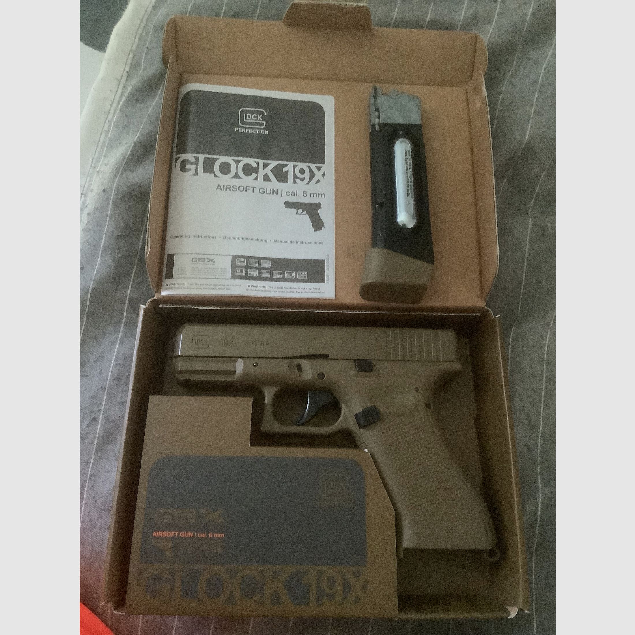 Umarex Glock 19X CO2. Pistole Coyote 19 Schuss