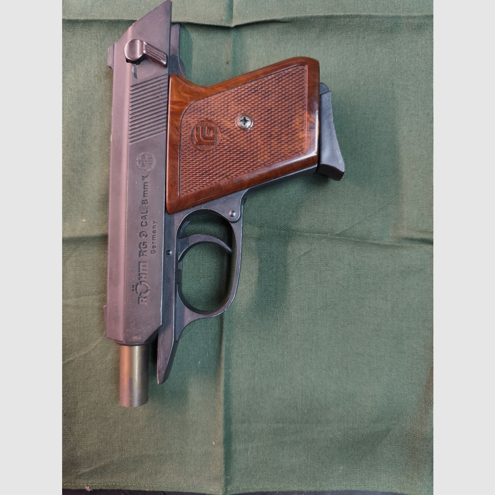 Röhm RG 9 in 8mm P.A.K.    PTB 413