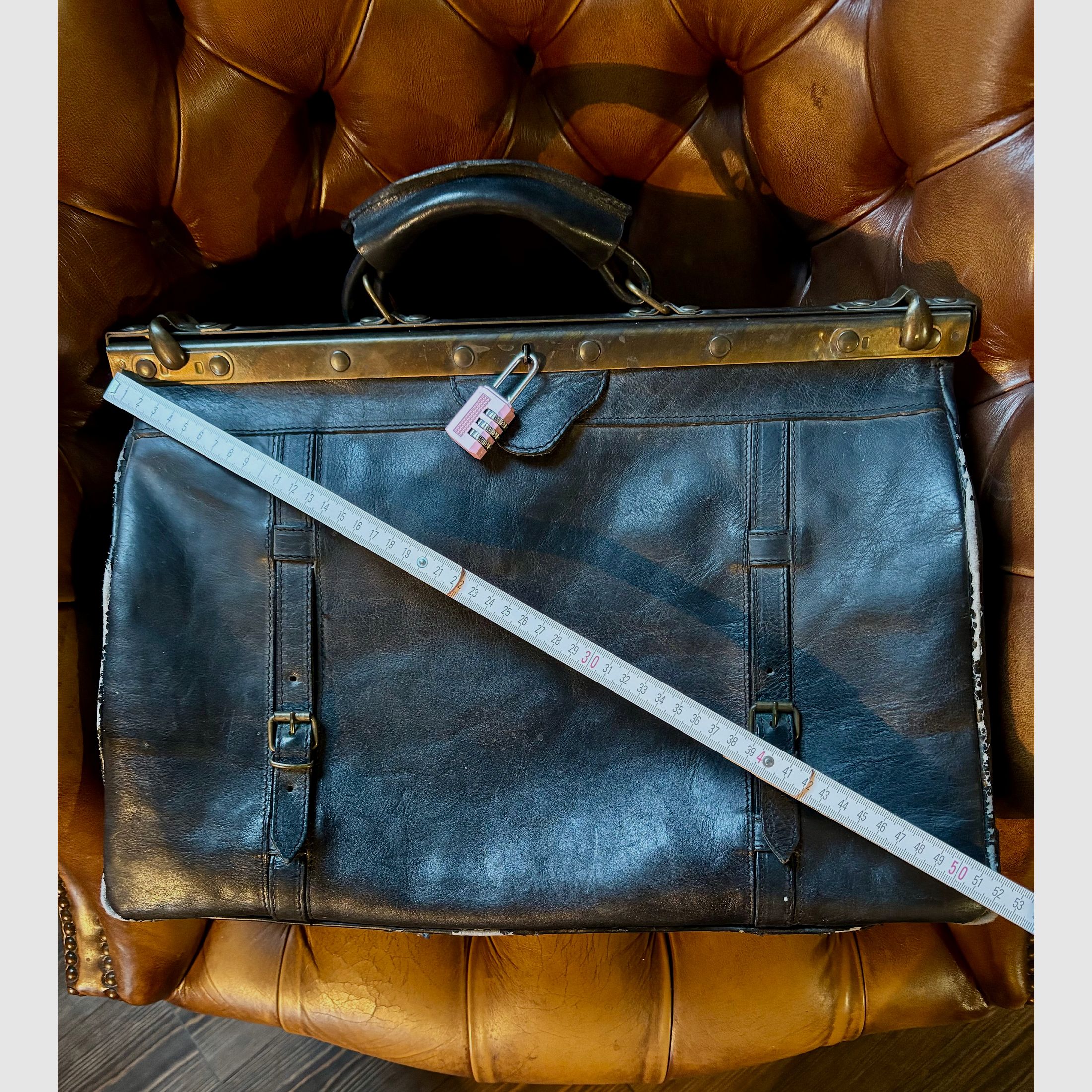 Old DOCTOR BAG for the ambitious revolver and pistol shooter