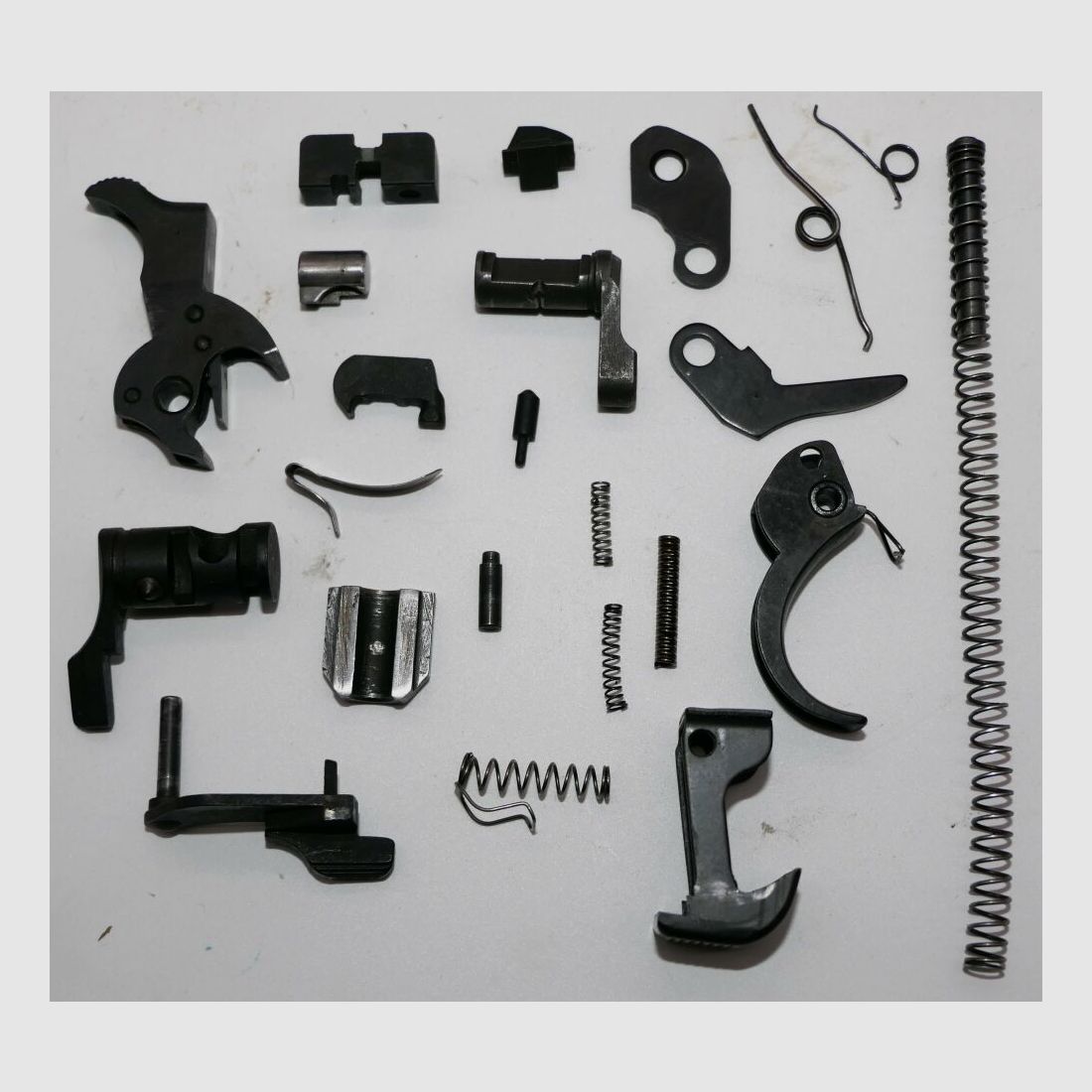 Waffenfabrik Walther Ulm Donau Freier Teilesatz Walther P1 der Bundeswehr 24 Teile