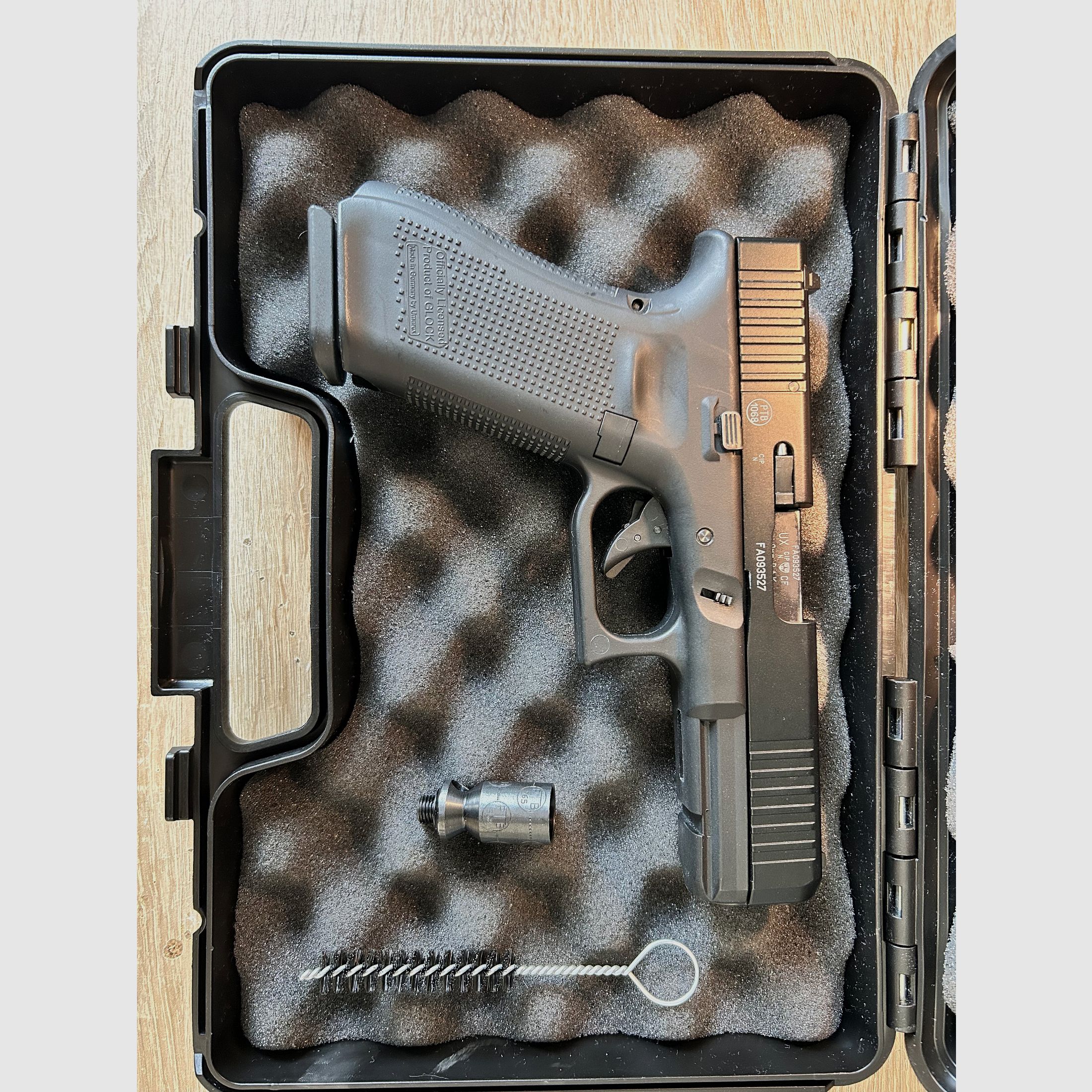 Glock 17 Gen. 5 blank firing pistol Umarex