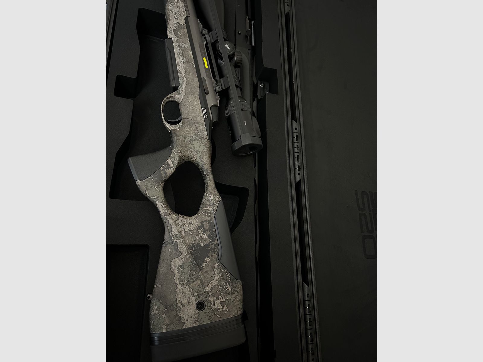 Kombi-aanbieding-knaller! Sako S20 + Swarovski Z8i | Hunter 6,5 Creedmoor Cerakote True Timber Strata LL 51cm Camo incl. Zfr. Swaro Z8i 2-16x50 P L, 4A-I *NIEUW*