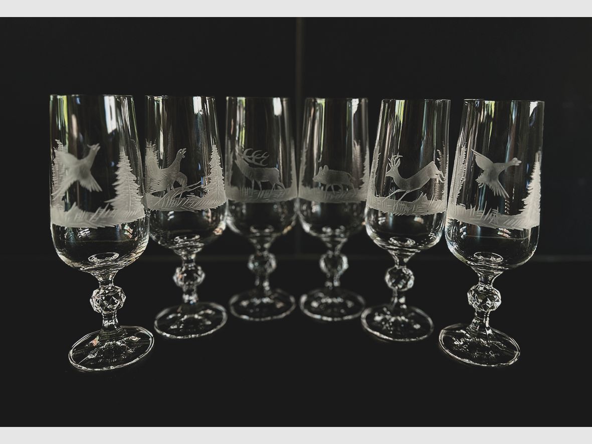 6 verres à champagne en cristal taillés à la main