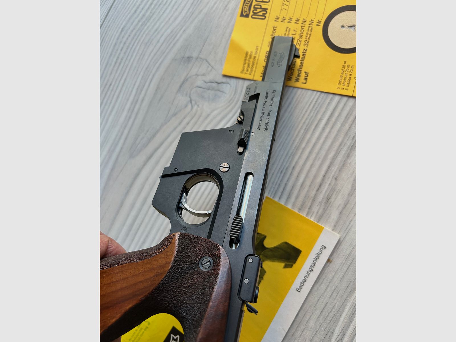 Pistola deportiva Walther GSP calibre 22 l.r. con 2x cargadores y maletín original