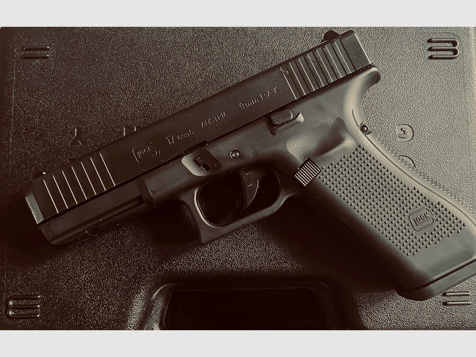 Glock 17 Gen 5 - 9mm P.A.K