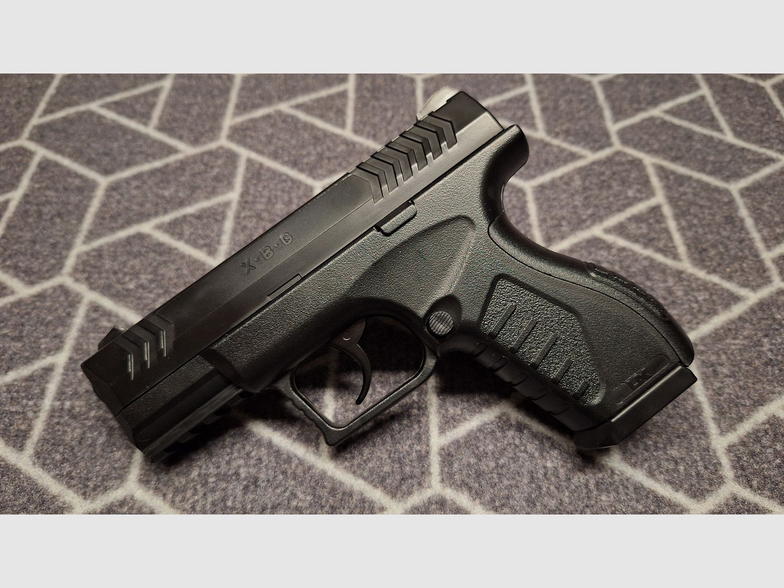 Umarex XBG - 4,5 mm Stahl BB Co2-Pistole 3x Magazine!