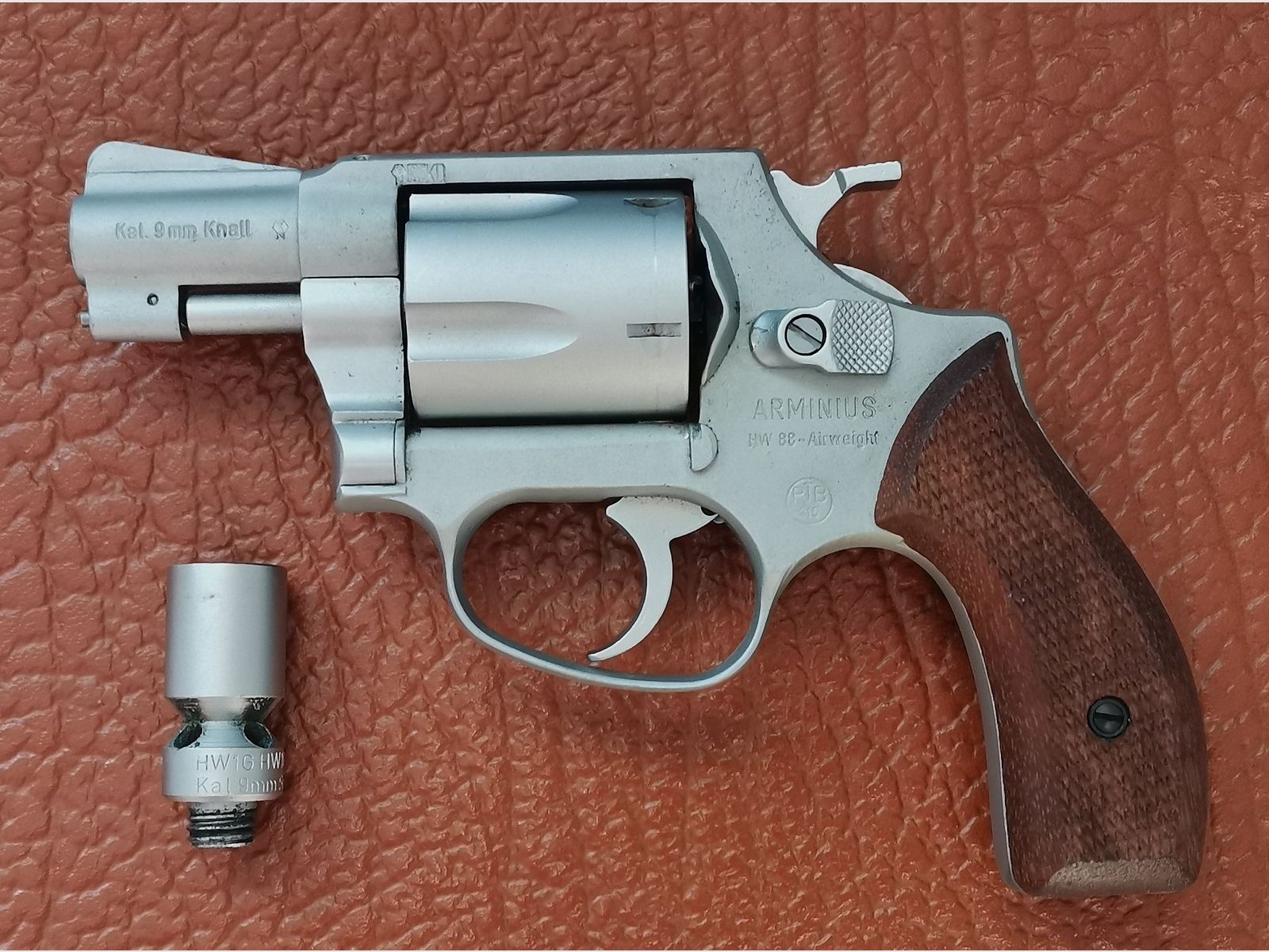 Rewolwer alarmowy Arminius HW 88 kal. 9 mm Knall