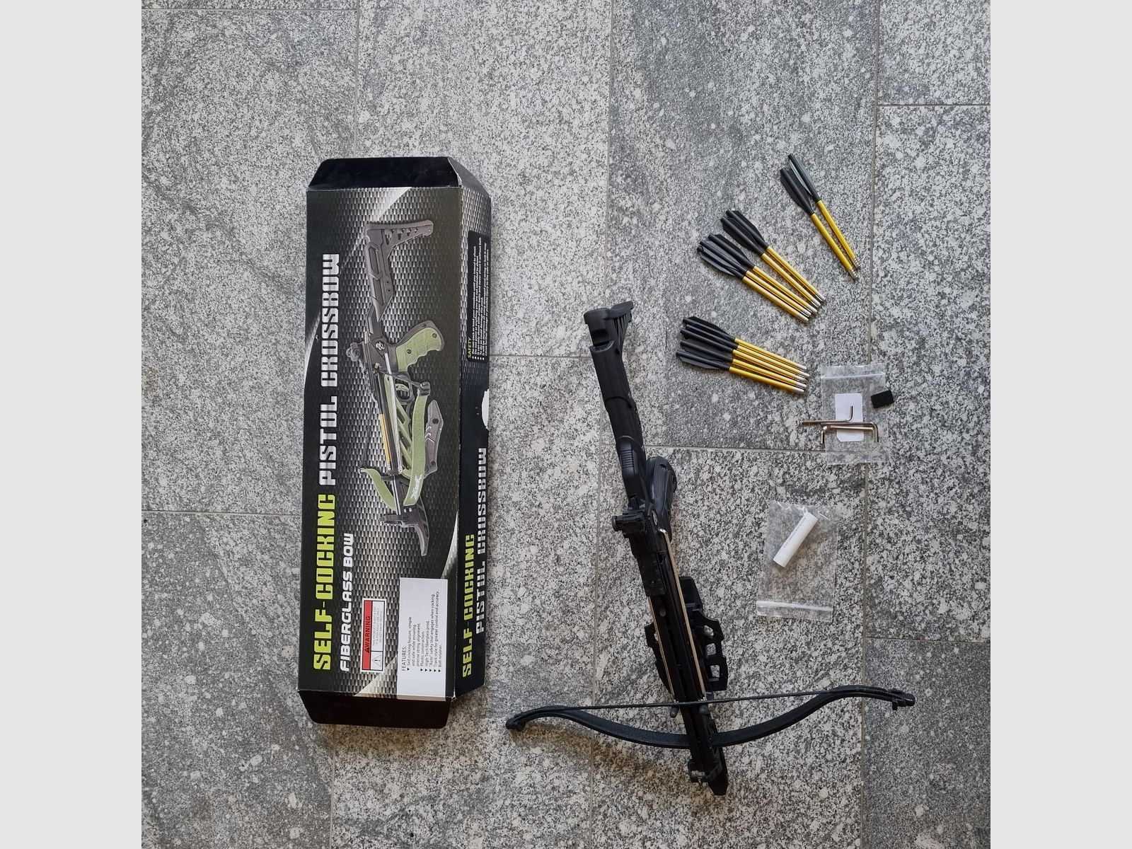 Neuwertiges Set:   Pistolenarmbrust Man Kung Alligator 2 Schwarz