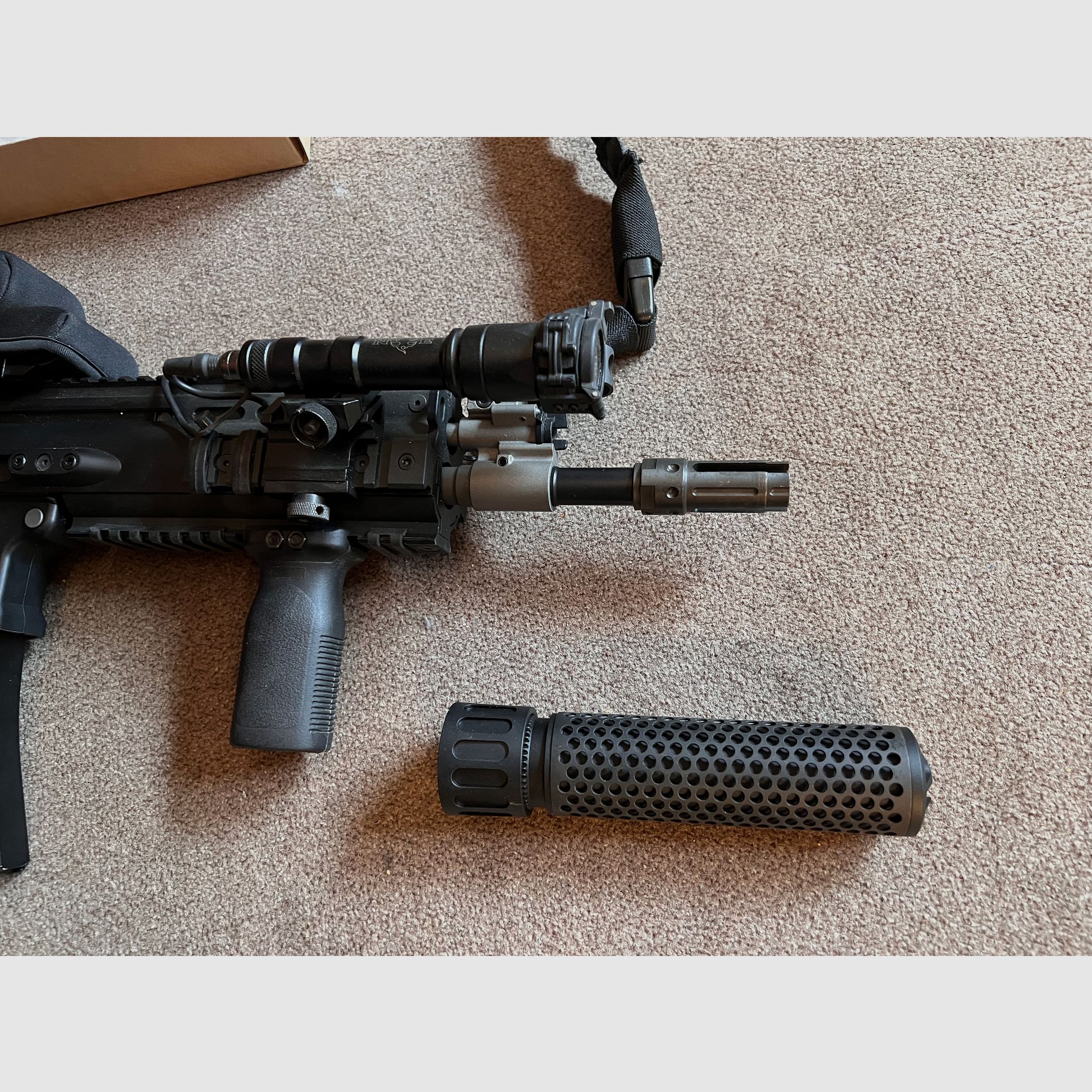WE Scar L MK 16 in black with a lot of accessories GBB Open Bolt 6mm BB Airsoft