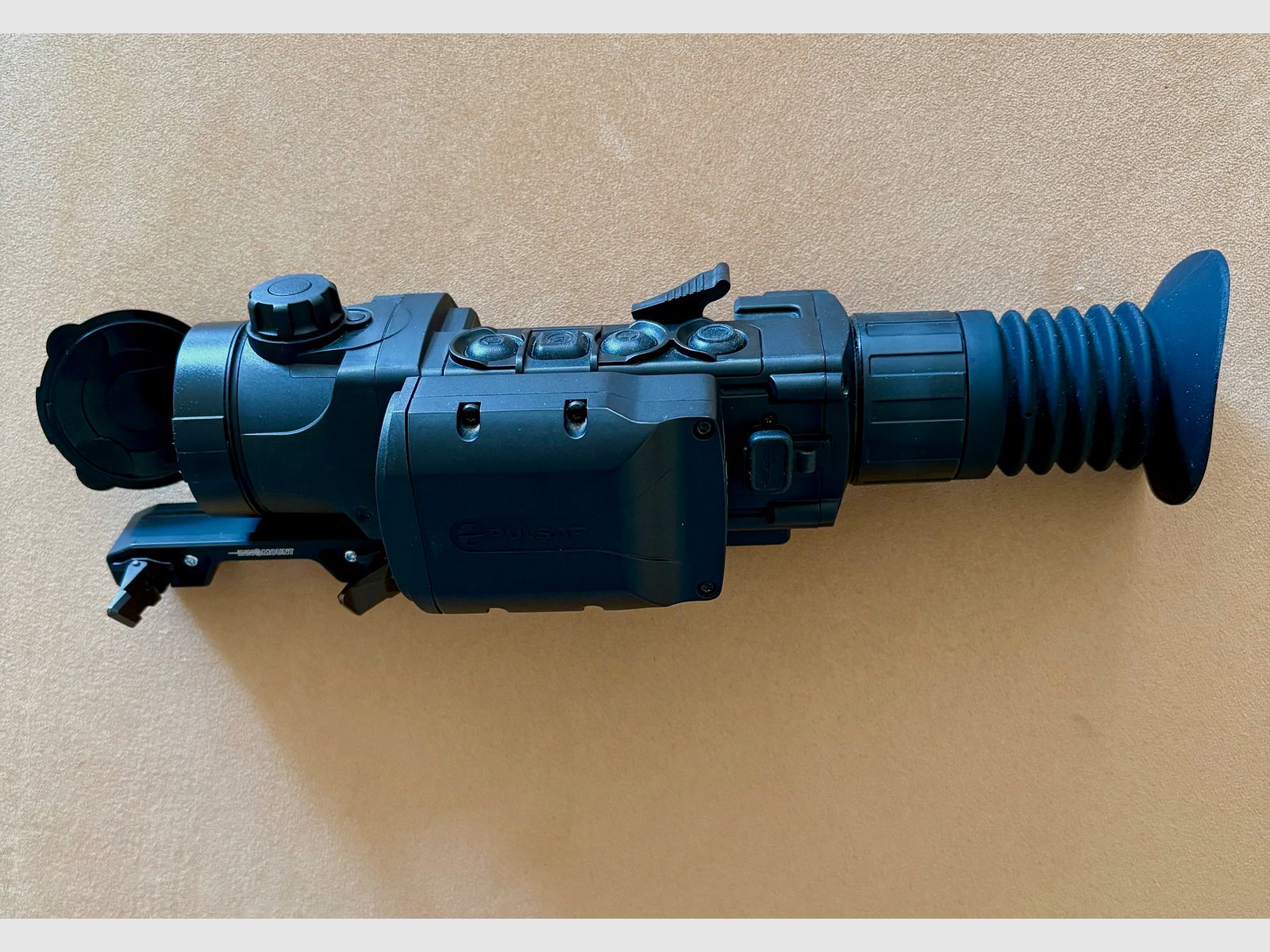 Pulsar Trail LRF XQ38 – Estado óptimo – incl. Montaje Blaser R8