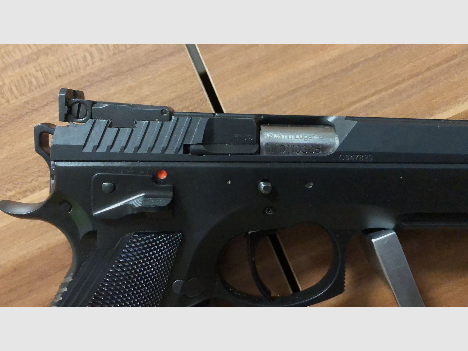 Verkauf halbautomatische Pistole von Haus CZ-Taipan Pro-Tuning und inklusive KK-Pistole, als Geschenk!