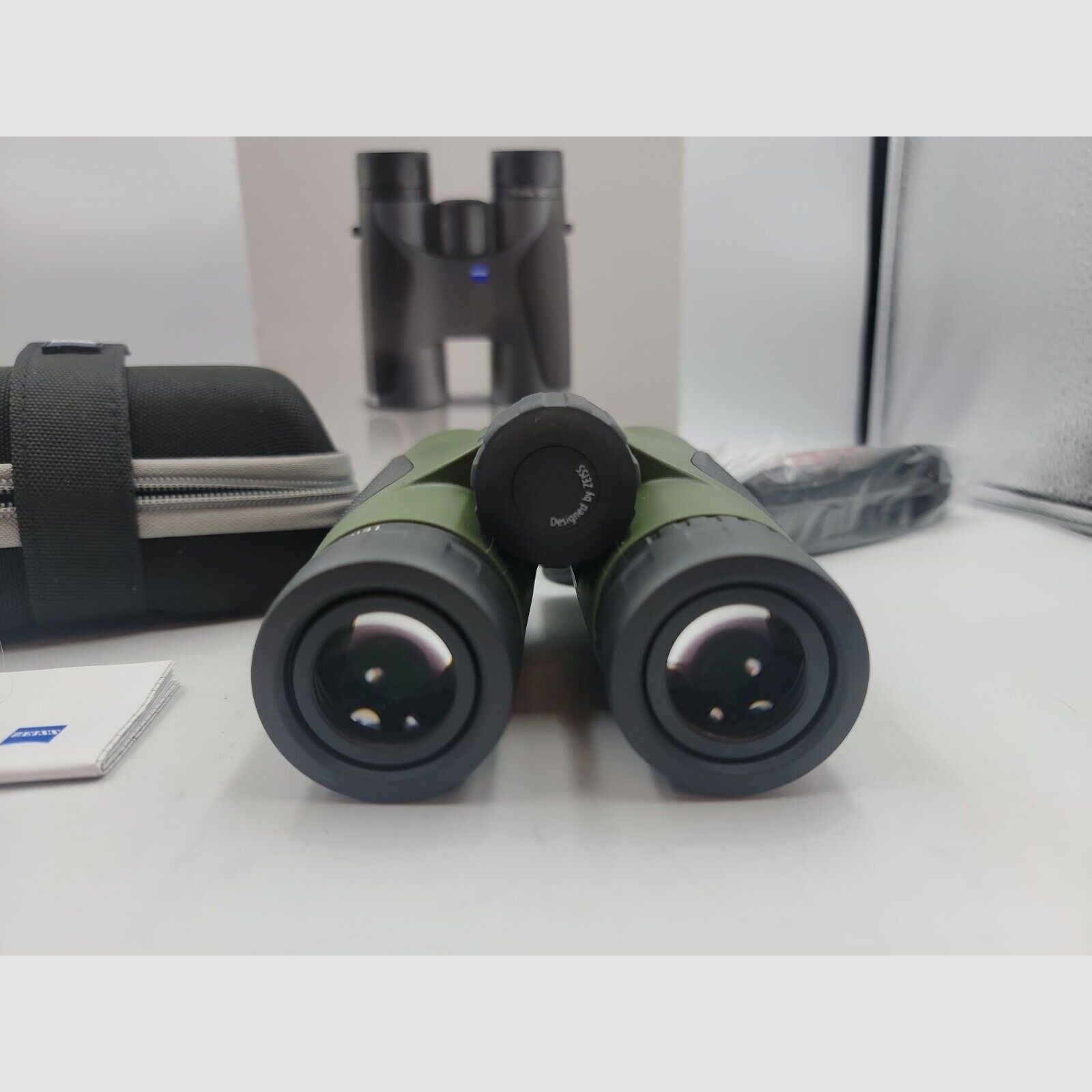 ZEISS Terra ED 10x 42mm Outdoor Binoculars, Green