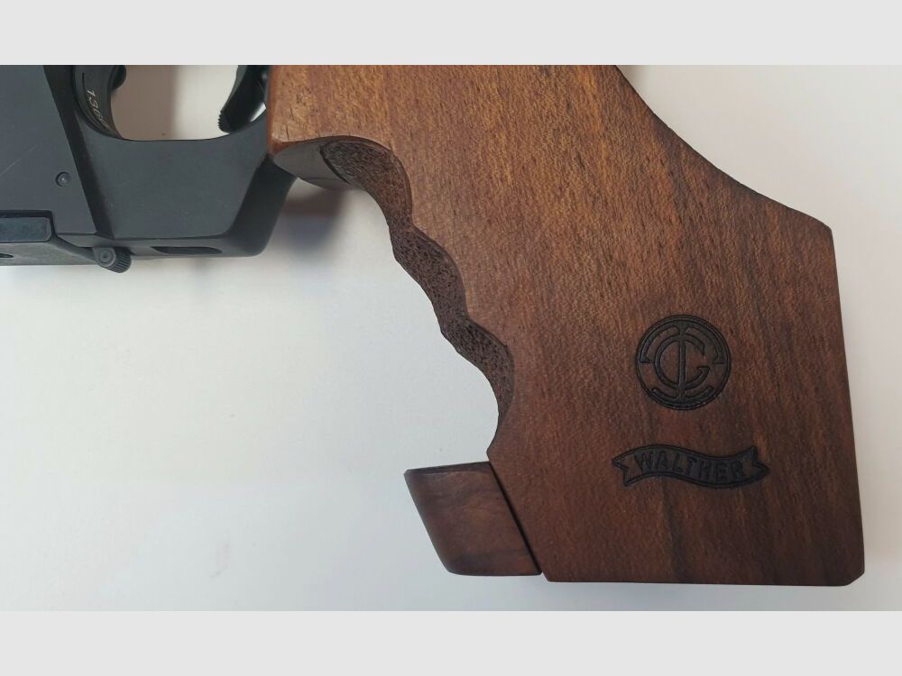 Fabbrica di armi Carl Walther Ulm Pistola sportiva/da competizione Walther GSP in calibro .22 L.r. - Impugnatura in legno Carl Walther