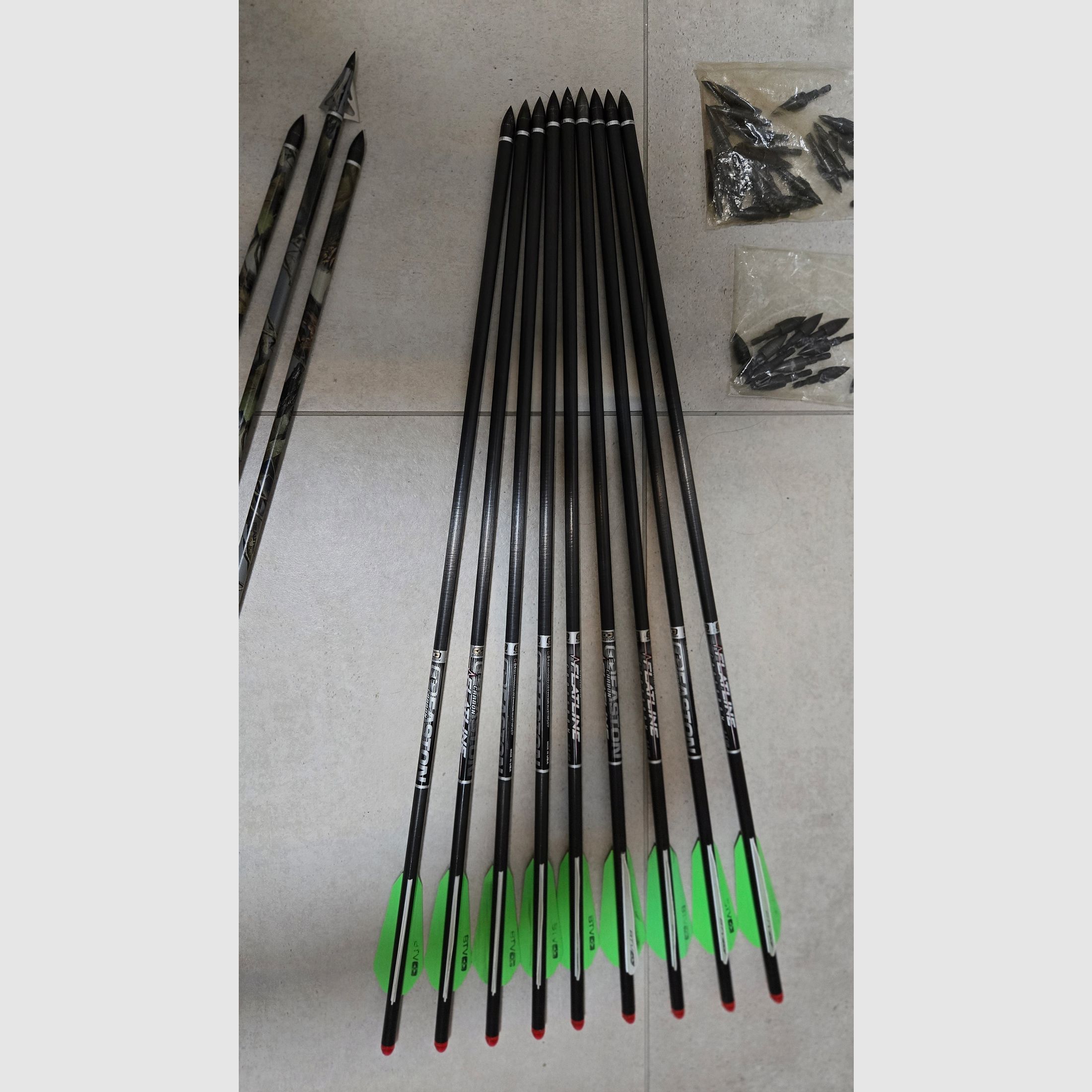 9x Carbonbolzen 22“ Easton Flatline 9,3 GPI mit 125gr Spitzen für Armbrust