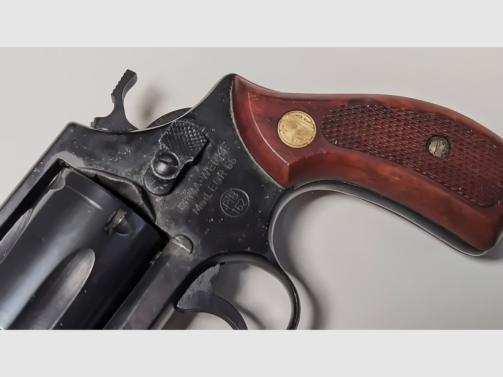 Pistola de fogueo ERMA EGR66