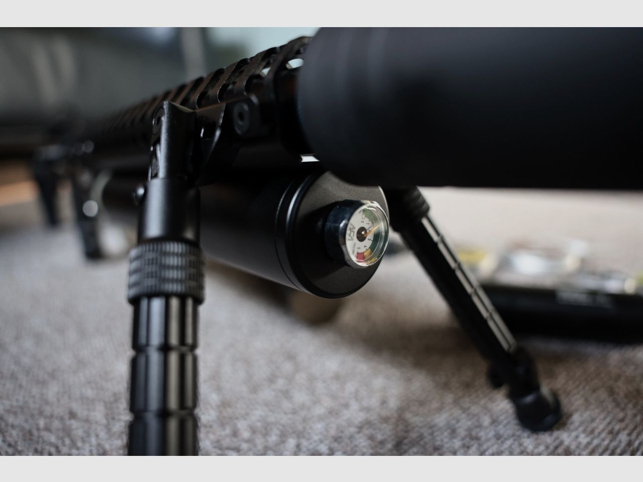 Compleet pakket: AEA HP MAX MK2 + Tanks, Bipod, Geluidsdemper & Munitie (alles ongebruikt)