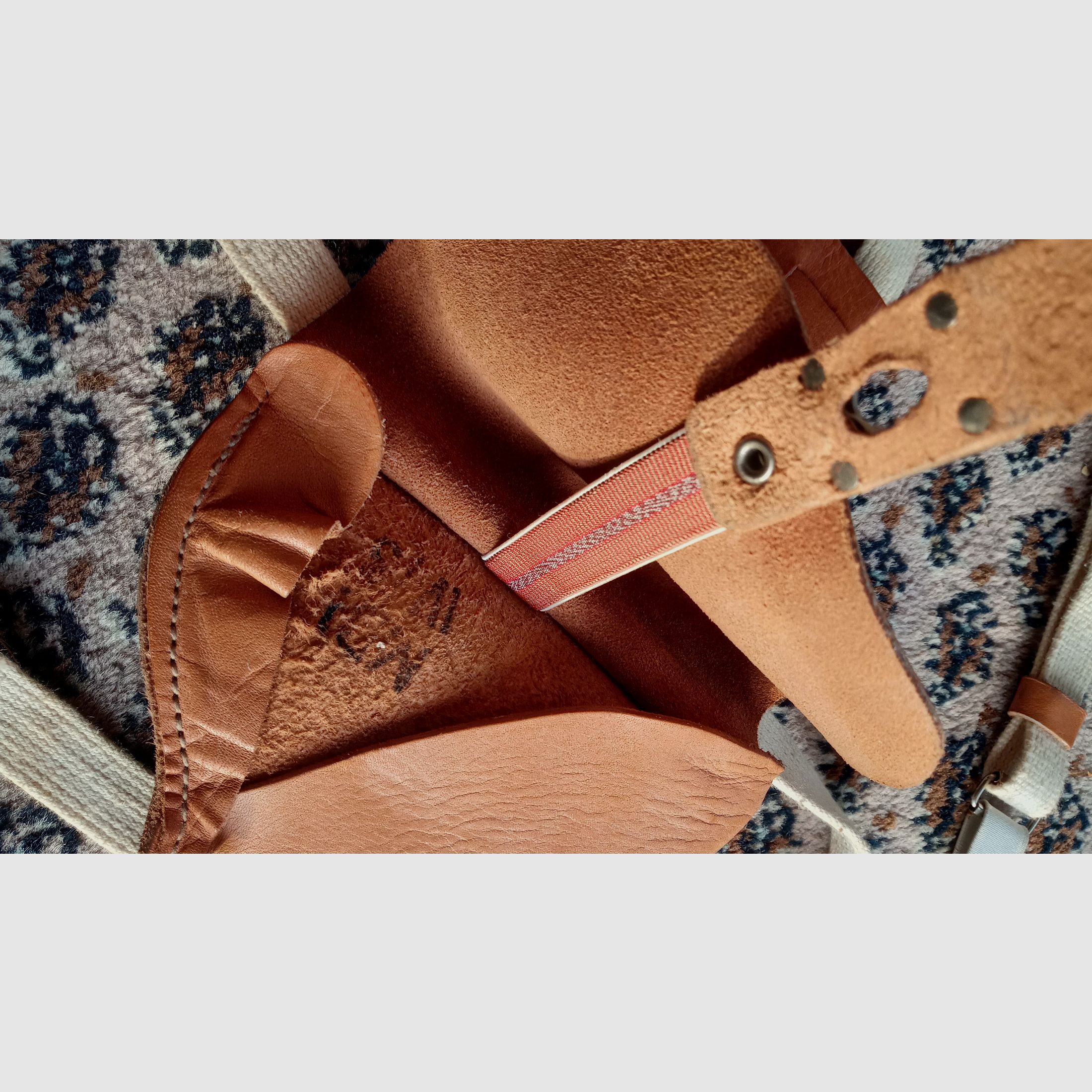 Original Stasi shoulder holster for the 5.45x18 pistol PSM / Good maintained condition // GDR / Leather