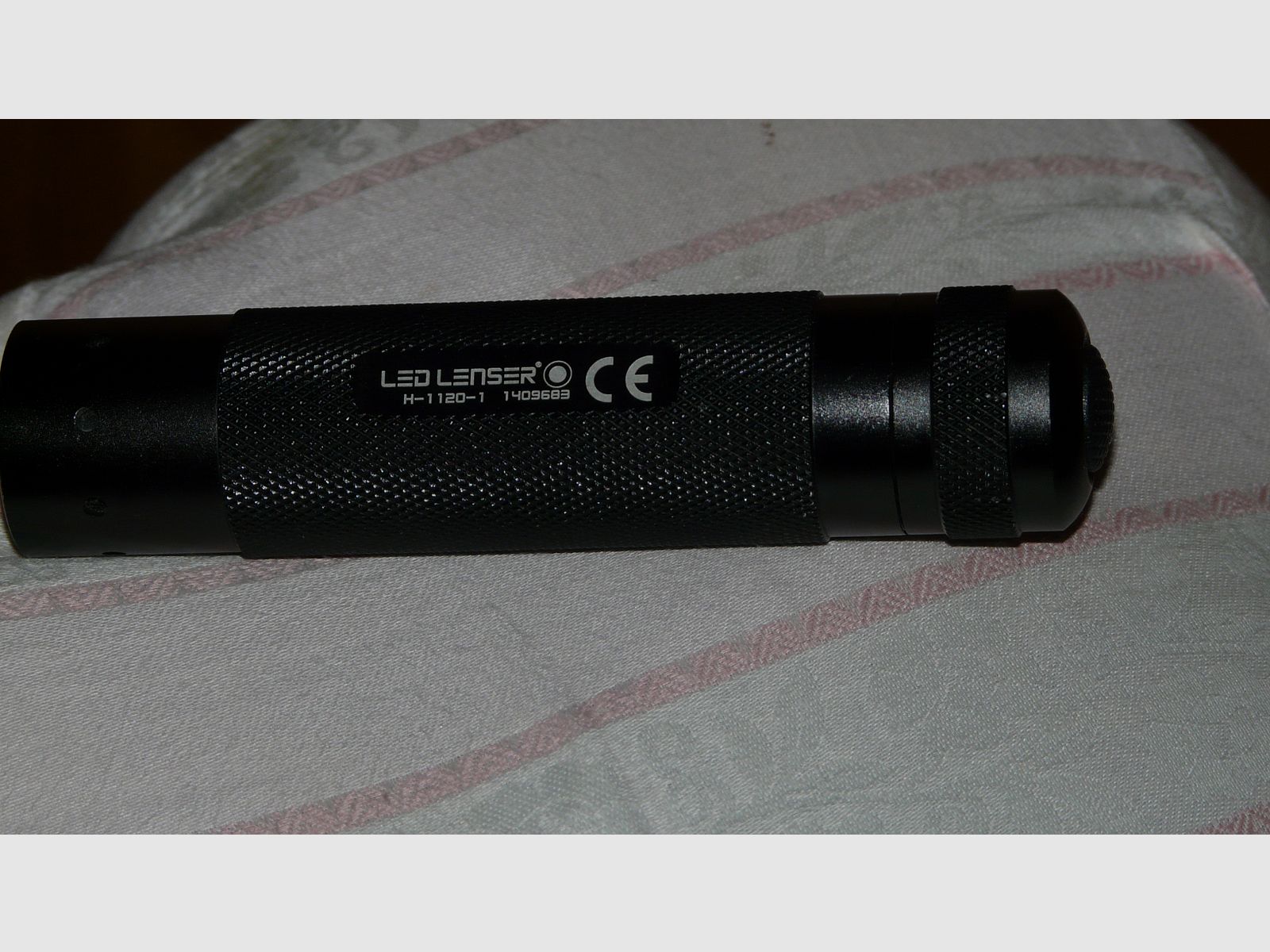 Latarka LED od LED LENSER model V2