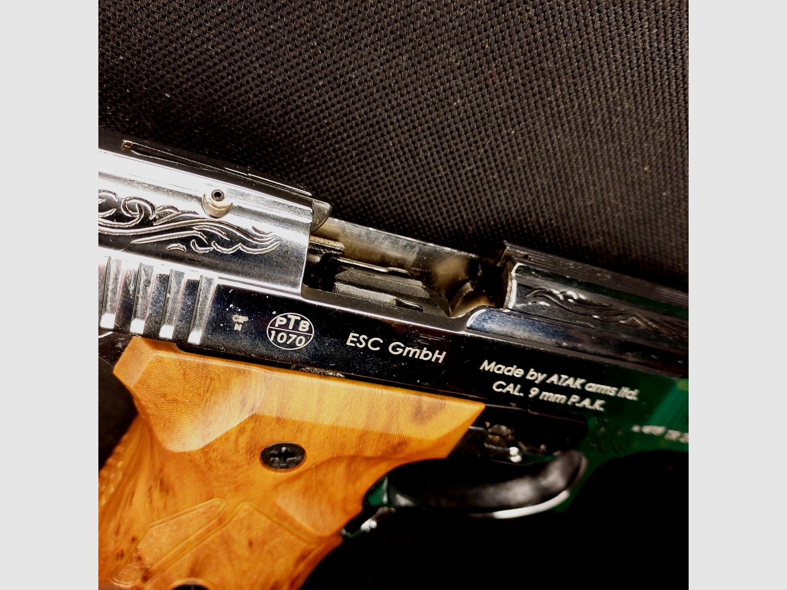 Zoraki 914-P blank firing pistol 9mm P.A.K. chrome engraved wood look (PTB 1070) - 914 as good as new!