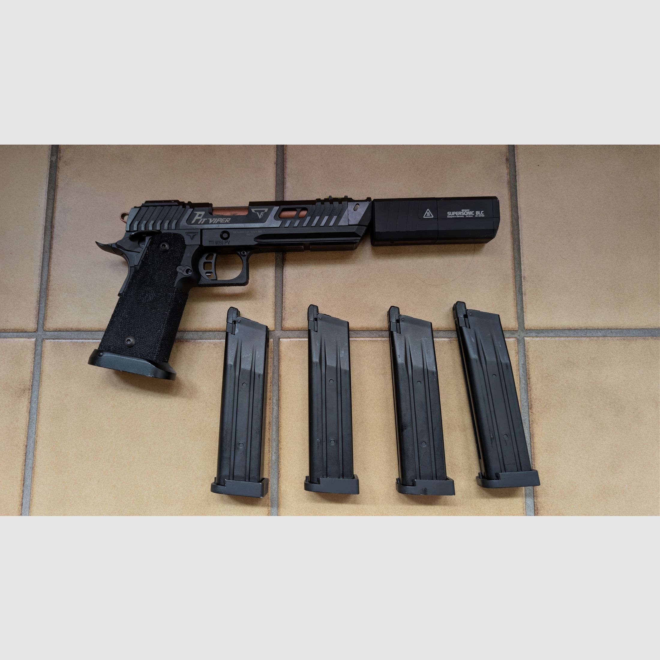 TTI Pit Viper (R601) HiCapa GBB, Bild 4 von 6