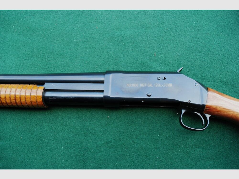 Winchester 97 von Norinco mit Butt Stock Cover von Kirkpatrick