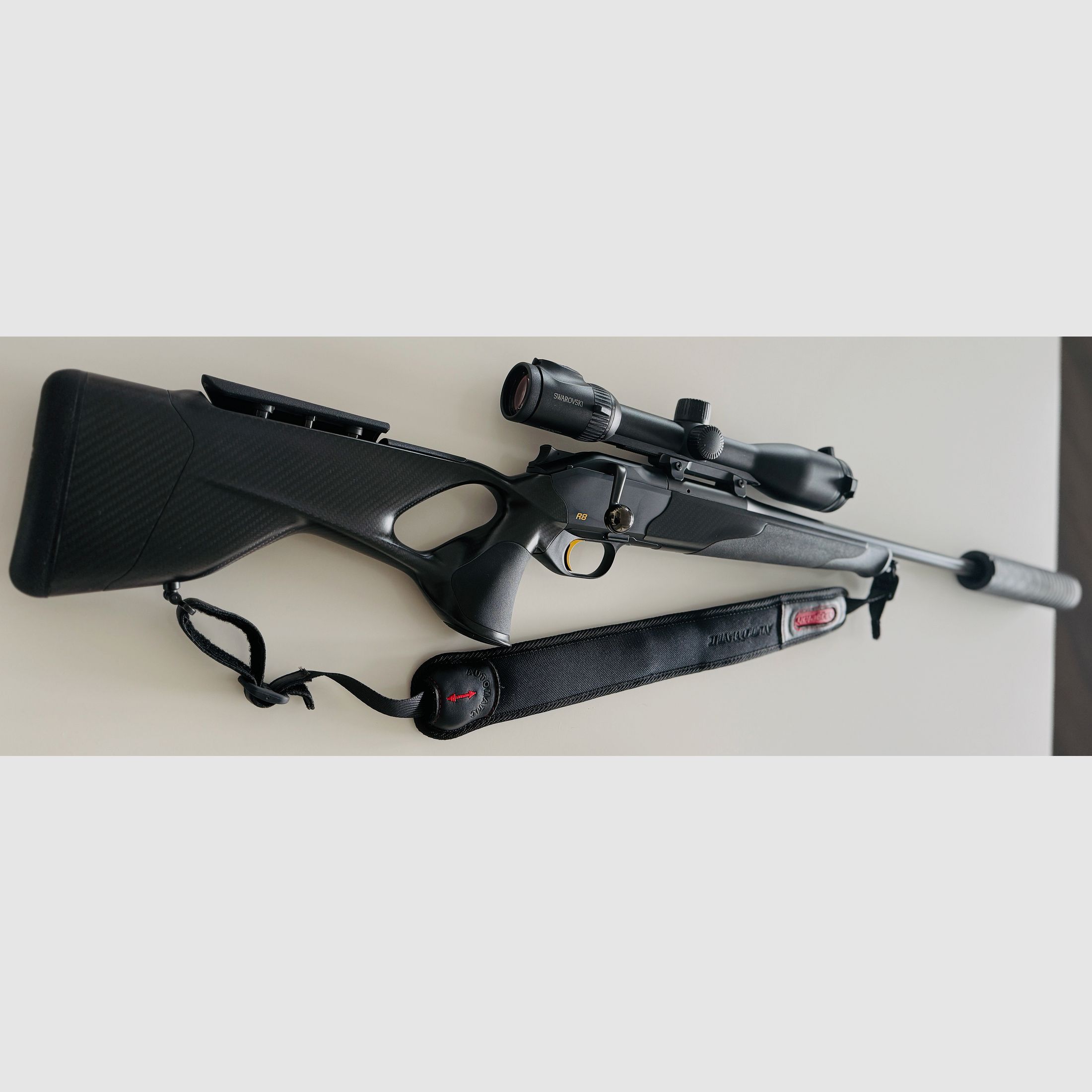 Blaser R8 Ultimate Carbon - Swarvoski Z8i 2-16x50 - Roedale Ti48