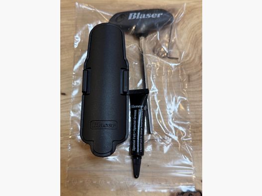 Blaser R8 Set: Magazinschachtabdeckung, Blaser Spezial Fett & Laufwechsel-Schlüssel