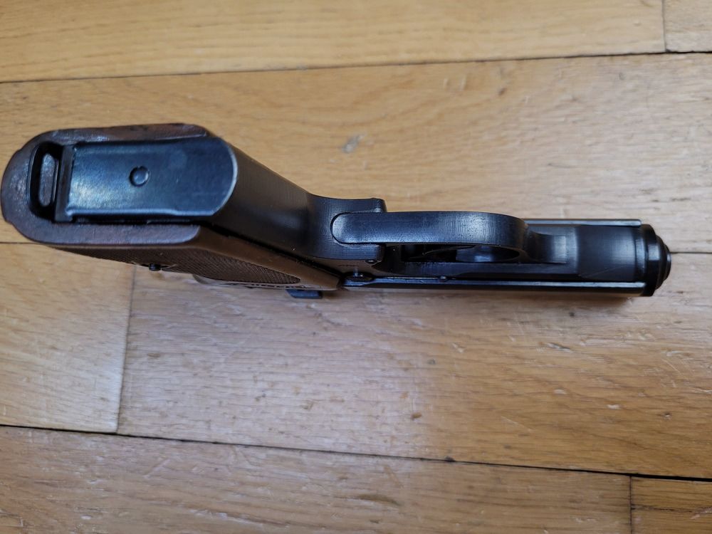 Bon pistolet Walther PPK – Fabrication Walther Zella-Mehlis de fin 1944 – Calibre 7,65 mm – Re bronzage – Anneau de dragonne – Petit civil conscrit ! – Canon miroir – BE+, image 6 sur 17