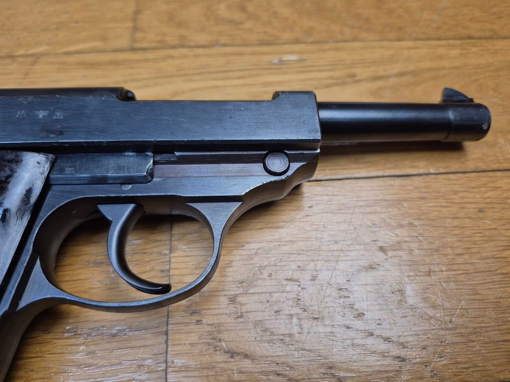 Sehr schöner Walther P38 Pistol – Walther-Fertigung von Dezember 1941 – Originalbrünierung zu 99% – Makellose Mechanik – Wunderschöner Spiegel-Lauf – 100% Originalteile – Monomatrikulation außer Magazin – Ausgezeichneter Zustand – TBE+, Bild 21 von 22