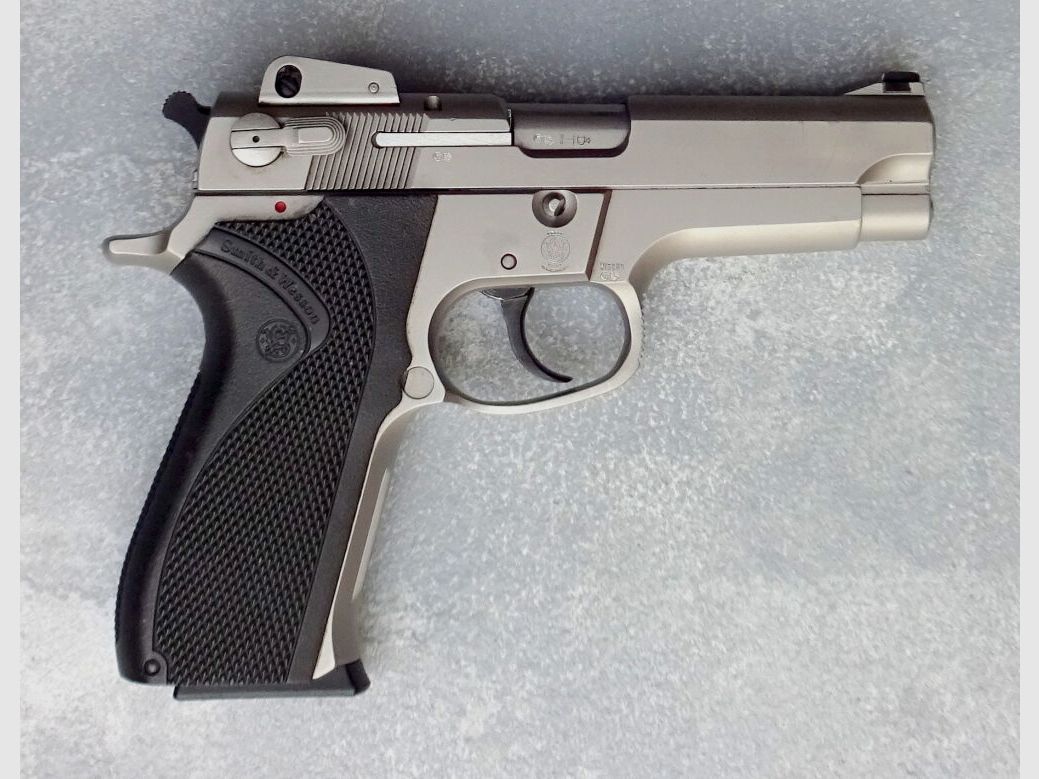 SMITH & WESSON	 Mod. 5906