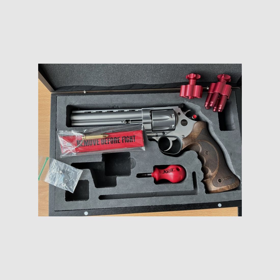 Korth Revolver Classic. 357 Mag 6“ plata raro